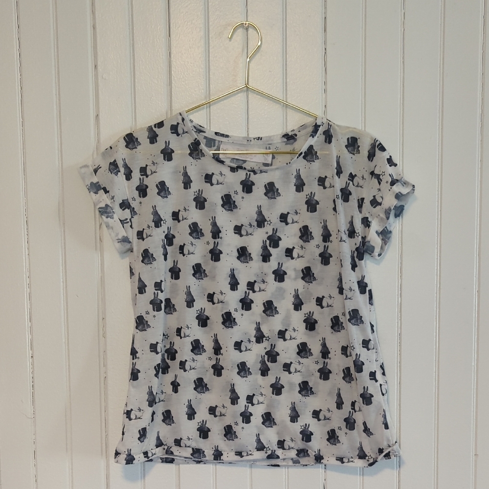 White and Blue Graphic T-Shirt